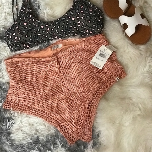 Volcom crocheted high cut shorts. - Picture 8 of 8